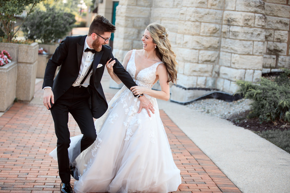 Hilarious funny bride and groom take wedding photos to next level
