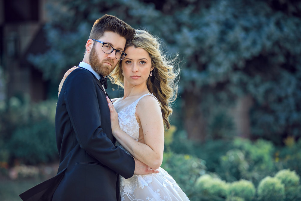 Hilarious funny bride and groom take wedding photos to next level