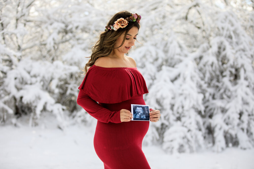 photo red dress winter maternity pose ideas chicago maternity photographer session