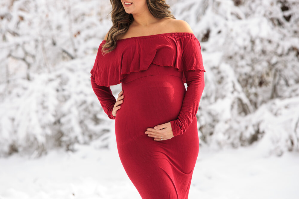 photo-75red-dress-winter-maternity-pose-ideas-chicago-maternity-photographer-session.jpg