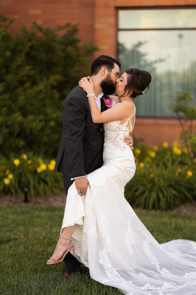 Chicago Wedding Photographer Lauren Ashley Studios Marriott Northwest