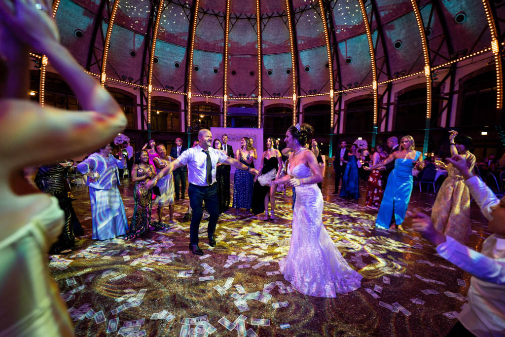 Extravagant Wedding at the AON Grand Ballroom