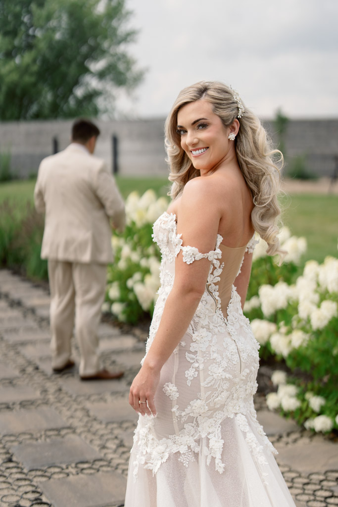 Should You Do a First Look on Your Wedding Day? A Photographer’s Perspective