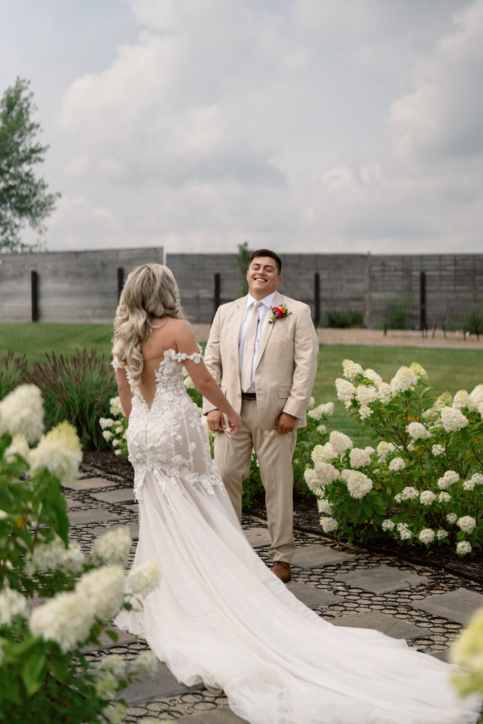 Should You Do a First Look on Your Wedding Day? A Photographer’s Perspective