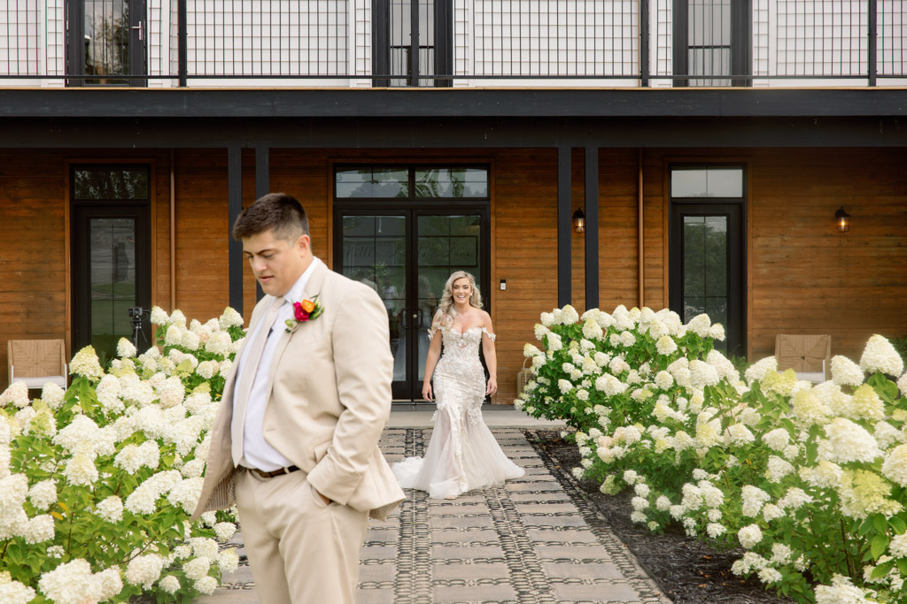 Should You Do a First Look on Your Wedding Day? A Photographer’s Perspective