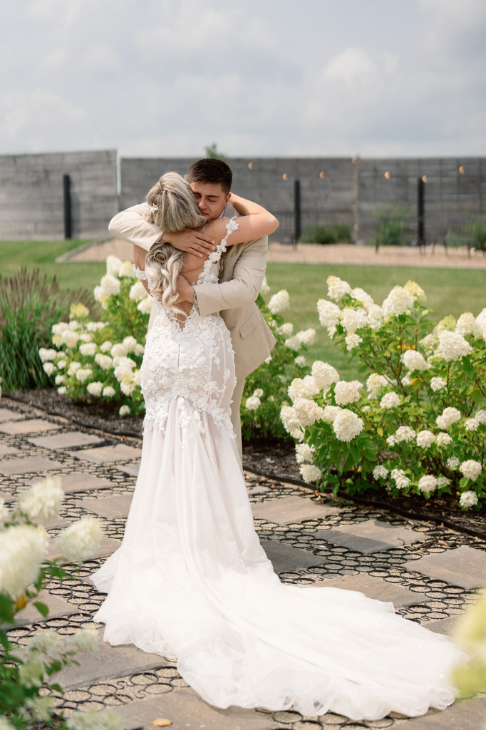 Should You Do a First Look on Your Wedding Day? A Photographer’s Perspective
