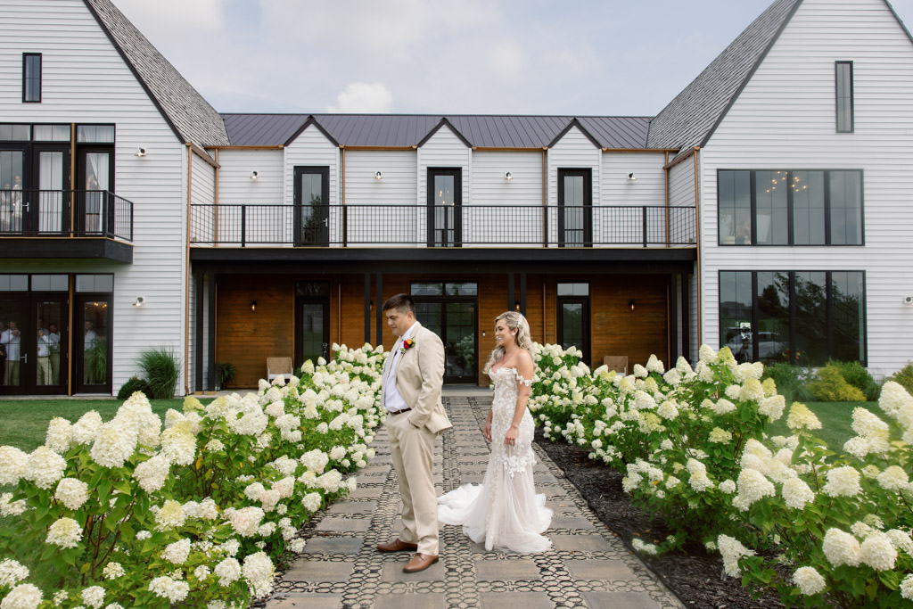 Should You Do a First Look on Your Wedding Day? A Photographer’s Perspective