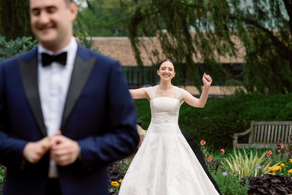 Should You Do a First Look on Your Wedding Day? A Photographer’s Perspective