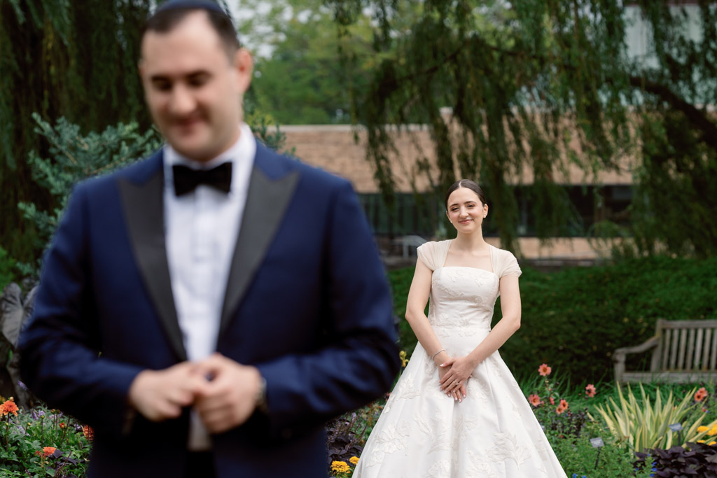 Should You Do a First Look on Your Wedding Day? A Photographer’s Perspective