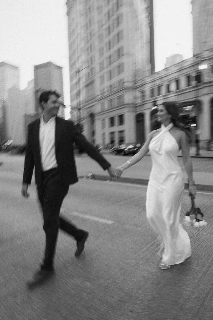Best Engagement Photo Outfit Ideas for Timeless Style